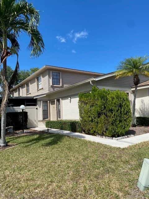 Rumah di Lakeside Green, Florida 11634830