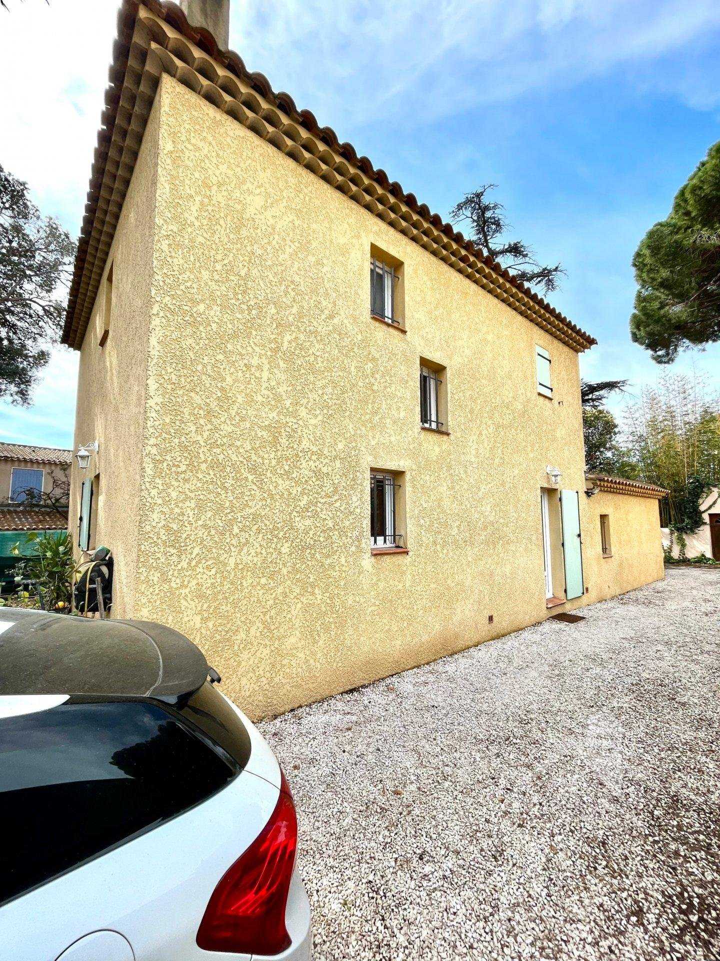 House in La Palasse, Provence-Alpes-Cote d'Azur 11634886
