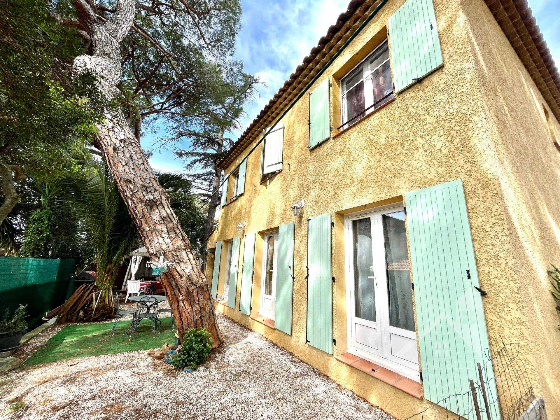Hus i La Palasse, Provence-Alpes-Cote d'Azur 11634886