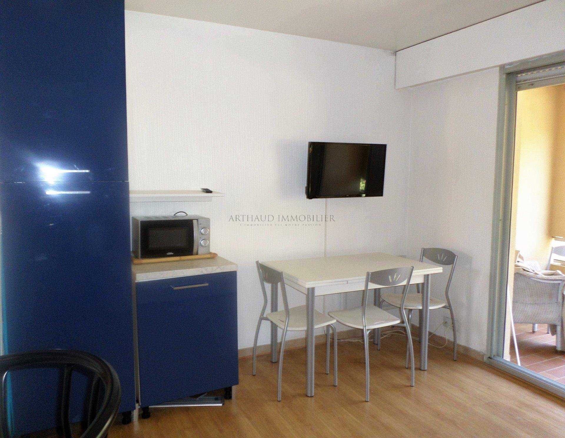 公寓 在 濱海布盧裡, 普羅旺斯-阿爾卑斯-藍色海岸 11634897