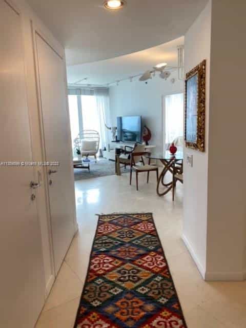 House in Fisher Island, Florida 11634924