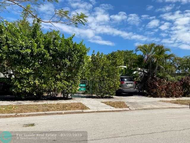 House in Hollywood, Florida 11634934