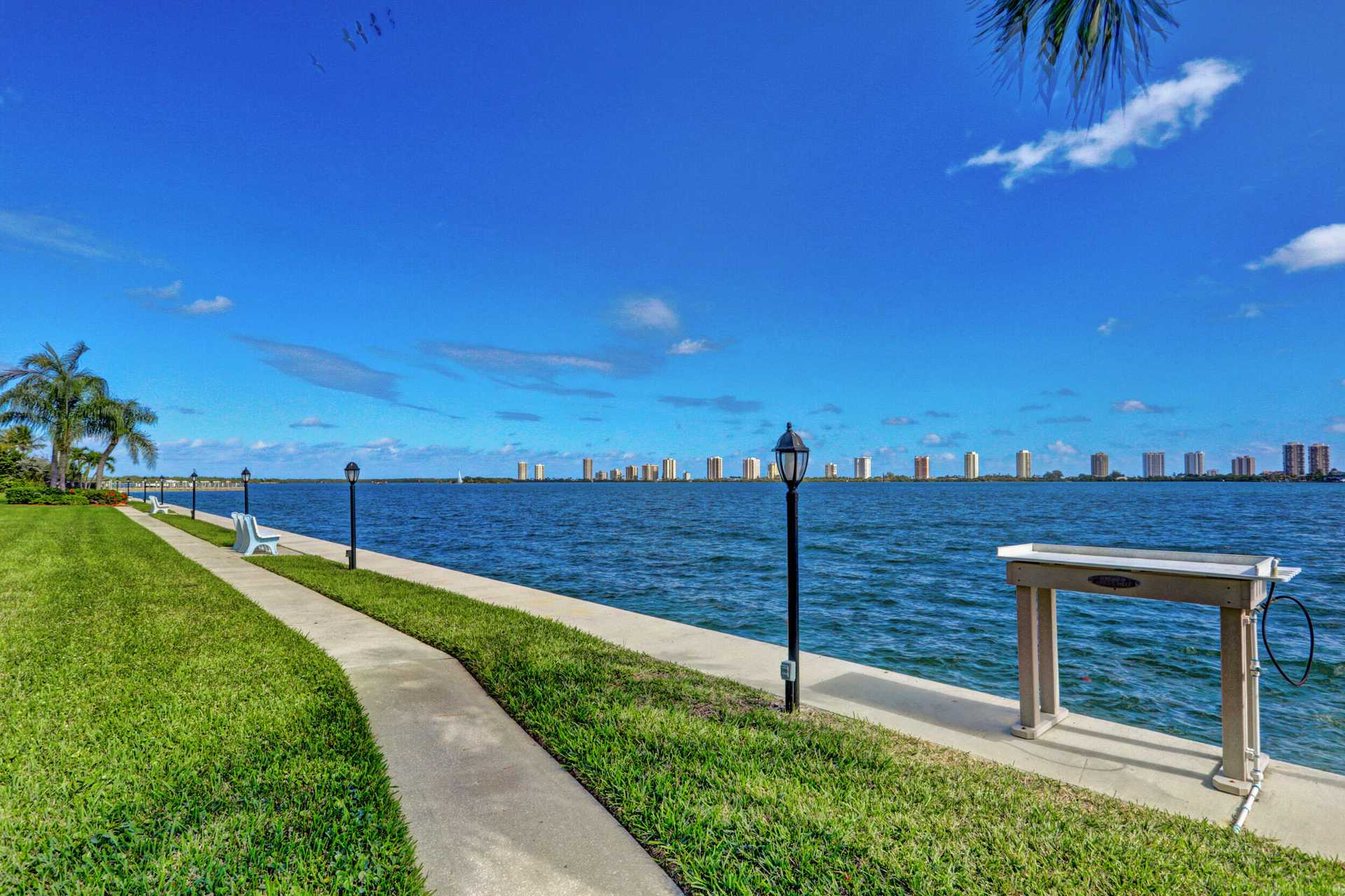 Condominium in Lake Park, Florida 11634969