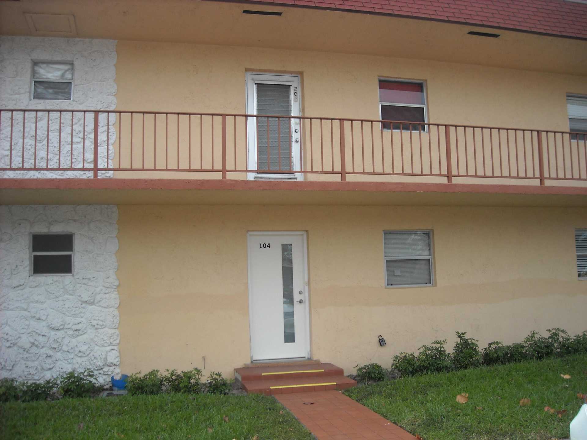 Condominium in Century Village, Florida 11634977