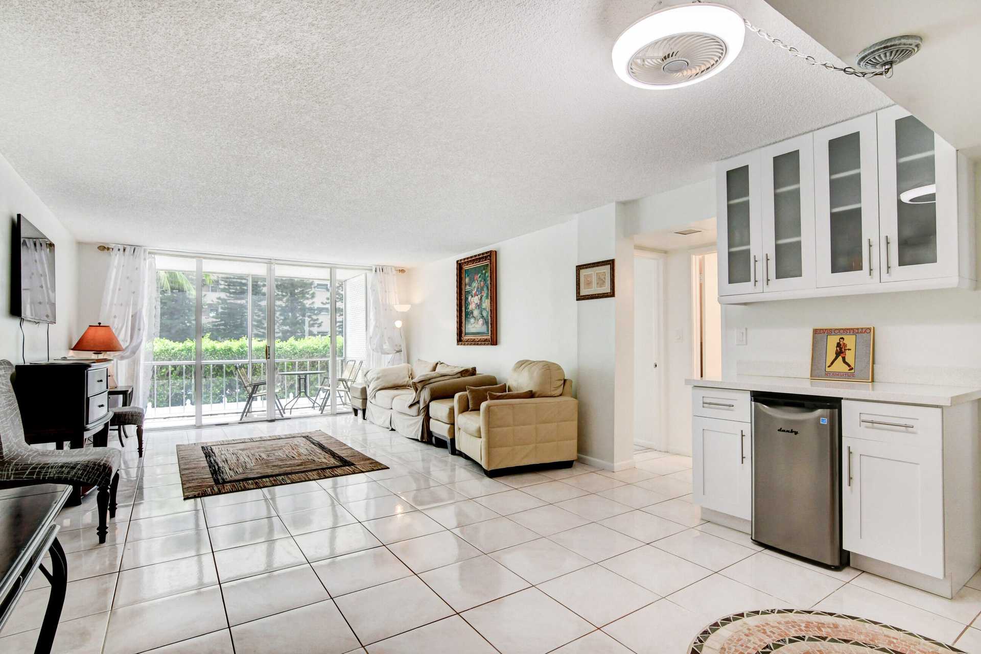 Condominium in South Palm Beach, Florida 11634992
