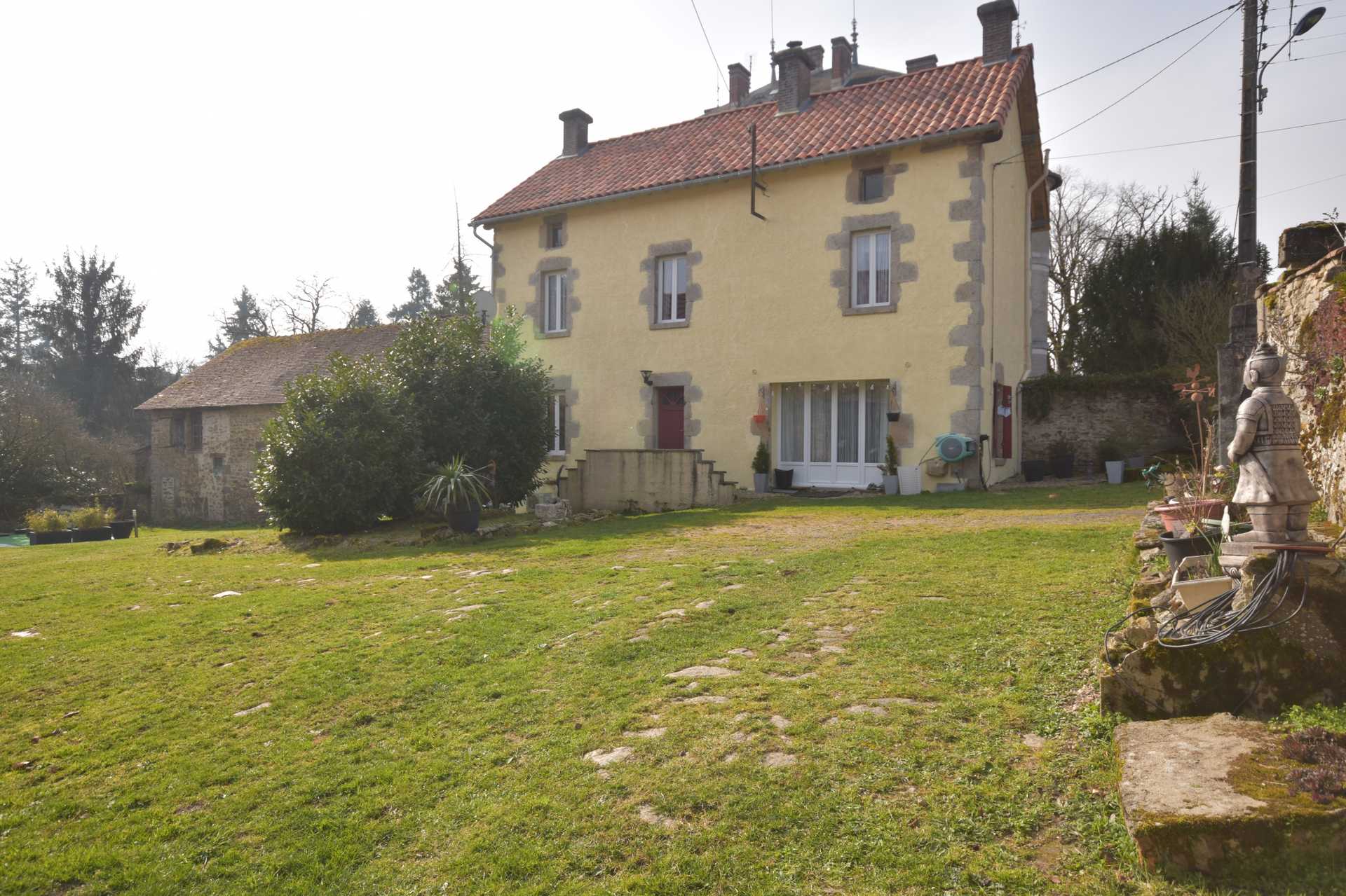 Rumah di Moissannes, Nouvelle-Aquitaine 11635367