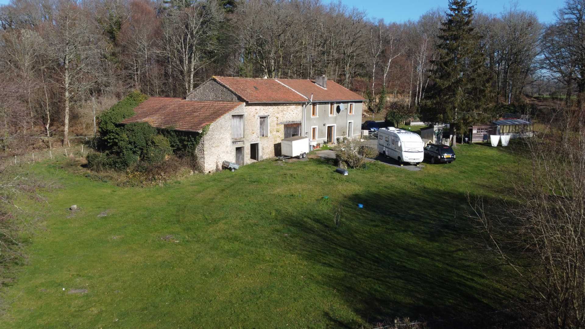 Rumah di Moissannes, Nouvelle-Aquitaine 11635369