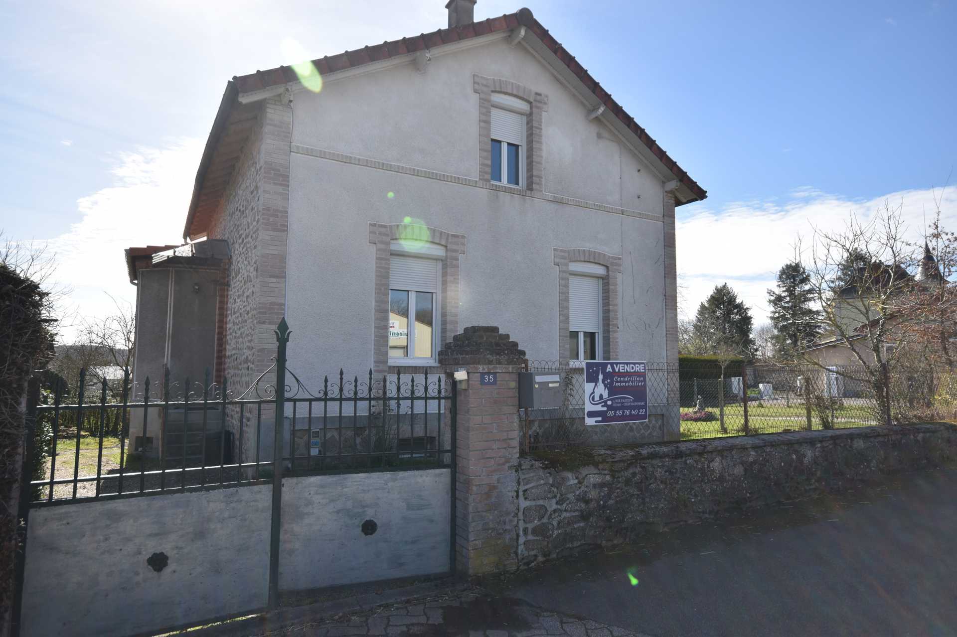 Rumah di Moissannes, Nouvelle-Aquitaine 11635388