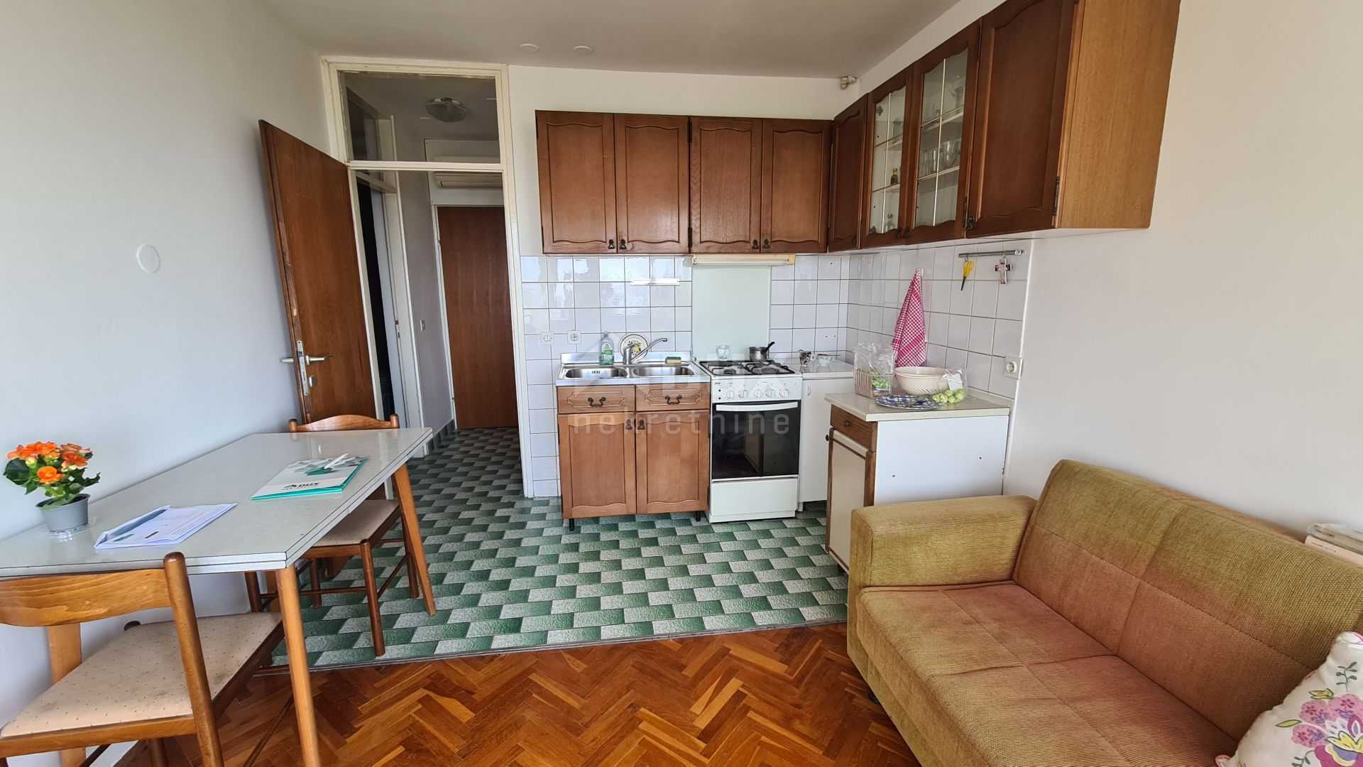 Condominium in Hosti, Primorsko-Goranska Zupanija 11635501