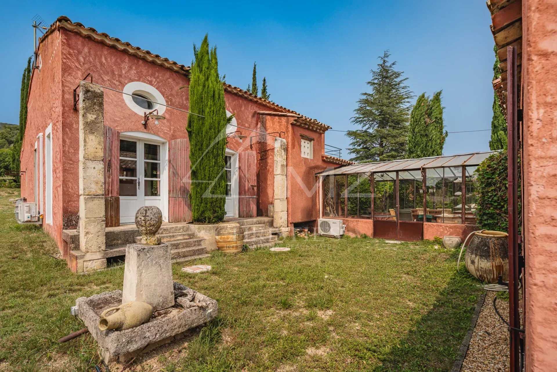 House in Lauris, Provence-Alpes-Cote d'Azur 11636246