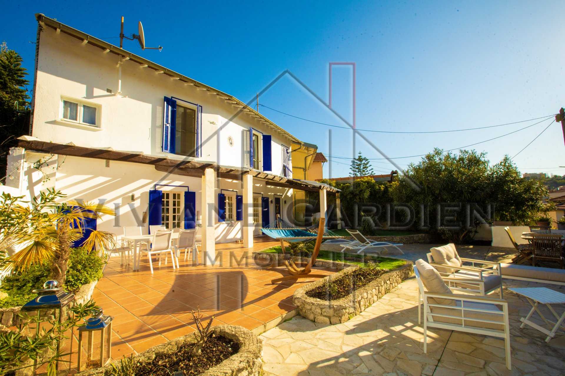 Talo sisään Menton, Provence-Alpes-Cote d'Azur 11636287