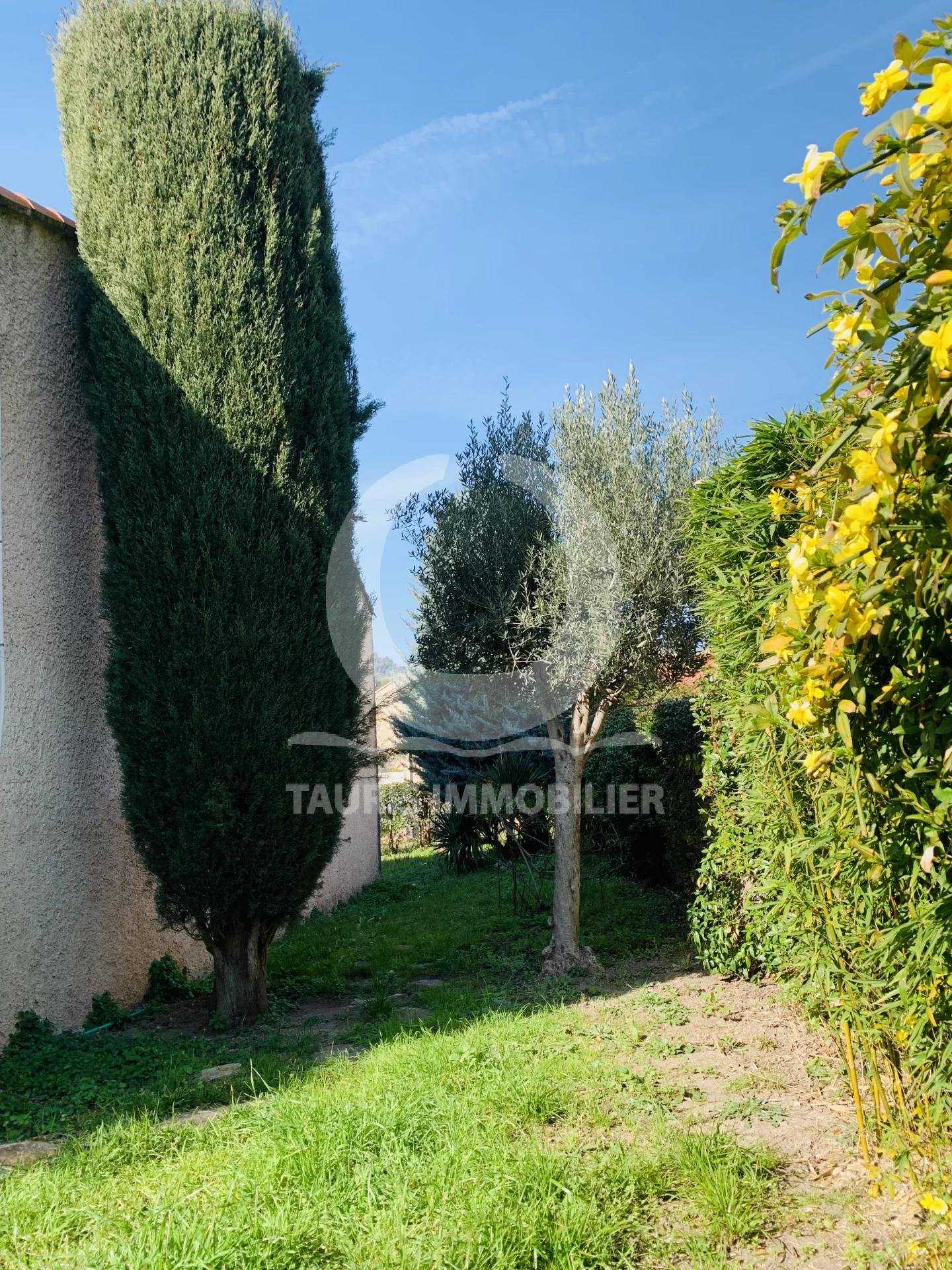 Talo sisään La Millère, Provence-Alpes-Cote d'Azur 11636299