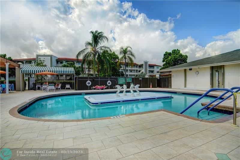 House in Coconut Creek, Florida 11636391