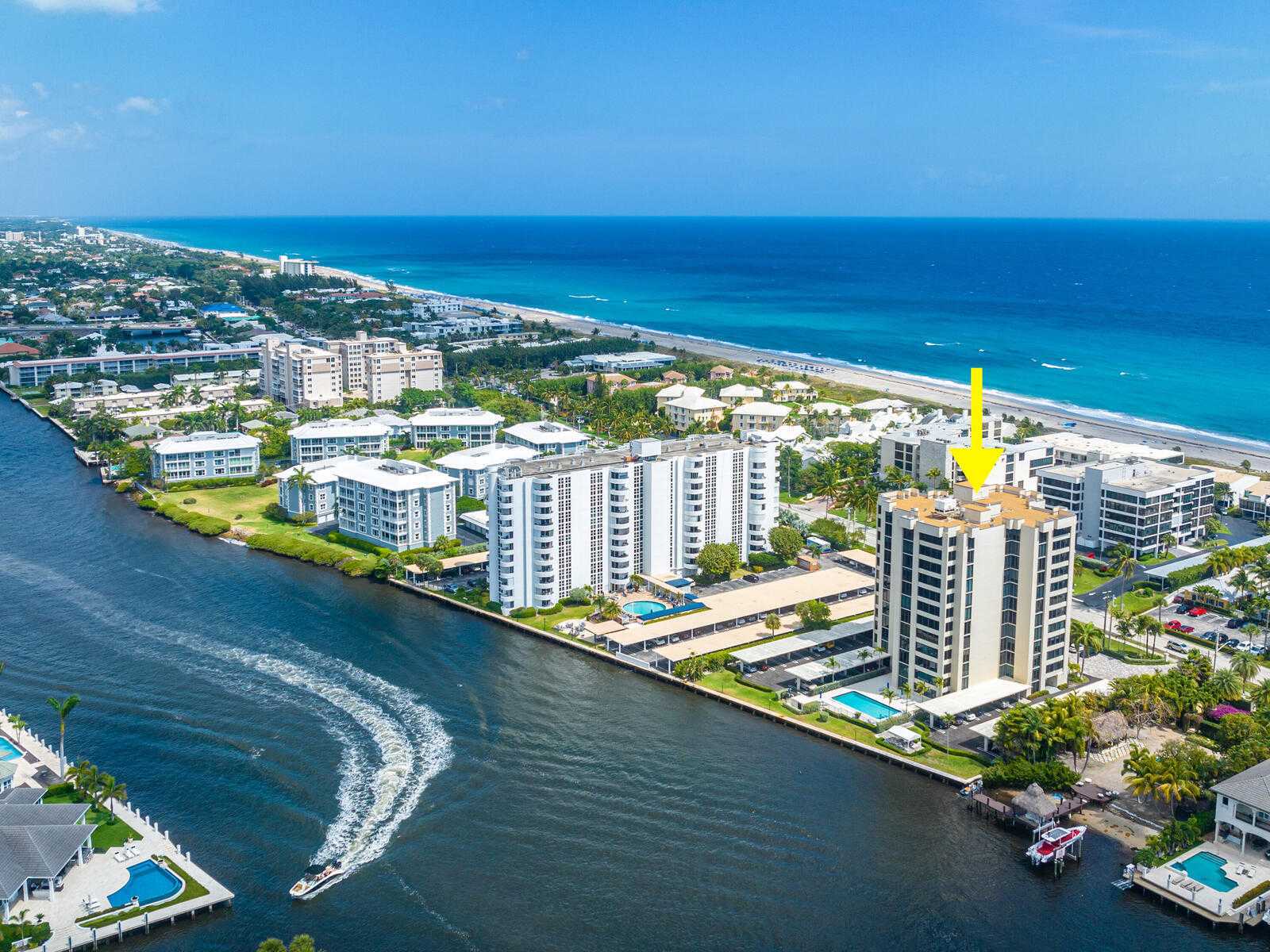 Condominium in Tropic Isle, Florida 11636401