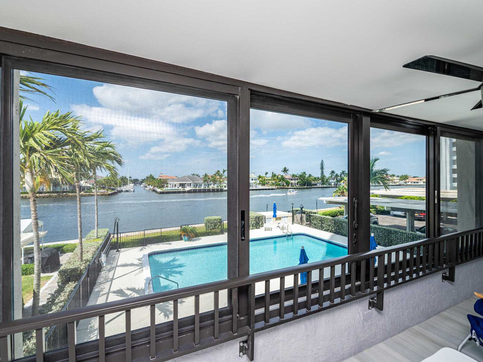 Condominium in Tropic Isle, Florida 11636401