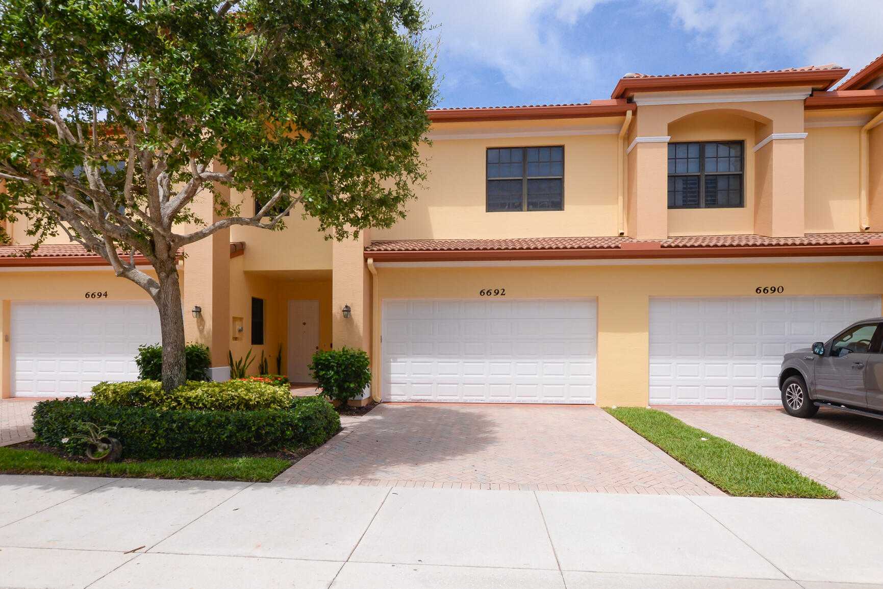 House in Stuart, Florida 11636427