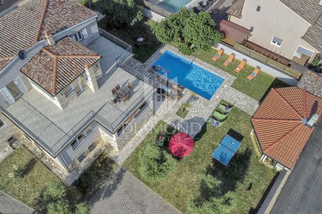 casa en Liznjan, Istarska Županija 11637306