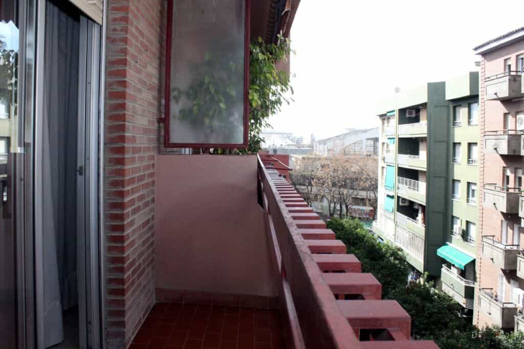 Condominium in Sevilla, Andalucía 11637407