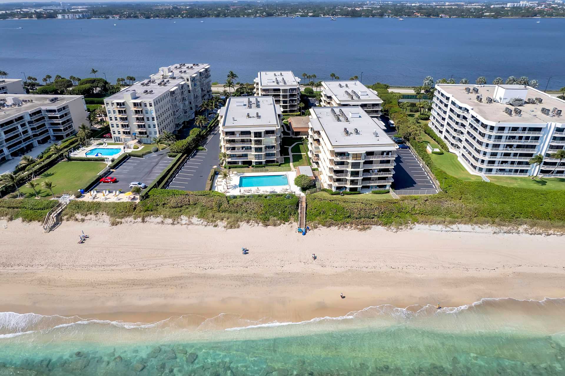 Condominium in South Palm Beach, Florida 11637447
