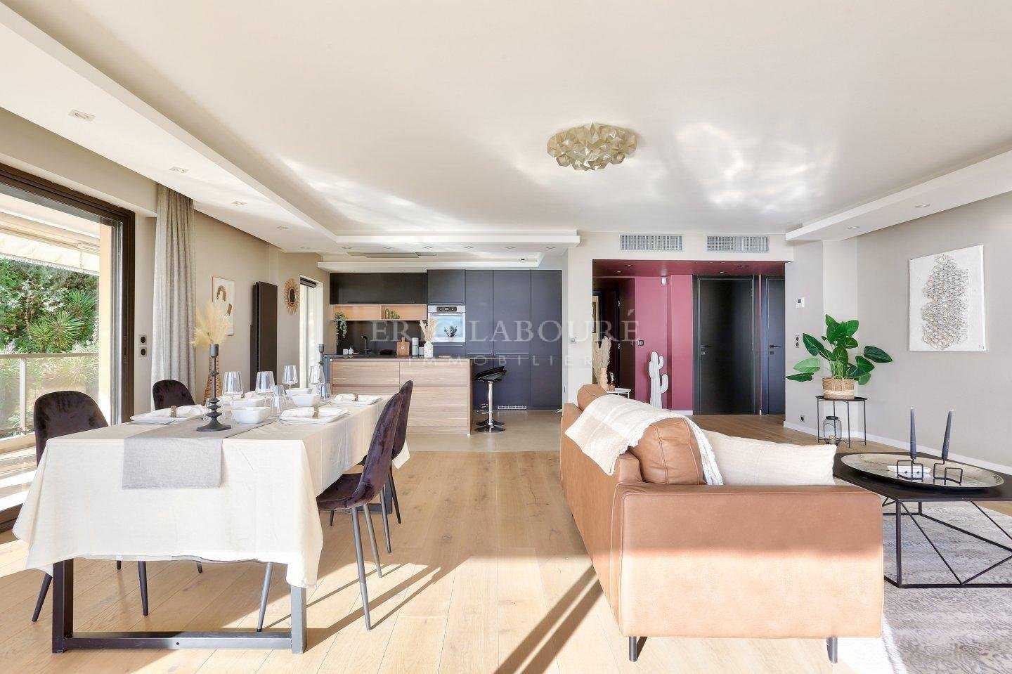 Condominium in Cannes, Alpes-Maritimes 11637455