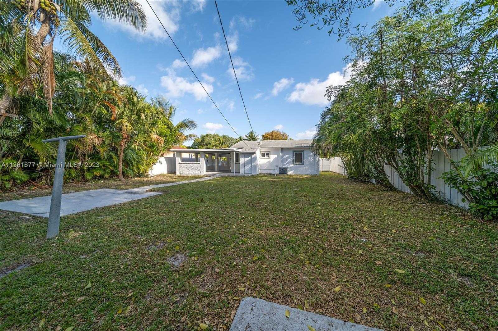 House in North Miami, Florida 11637496