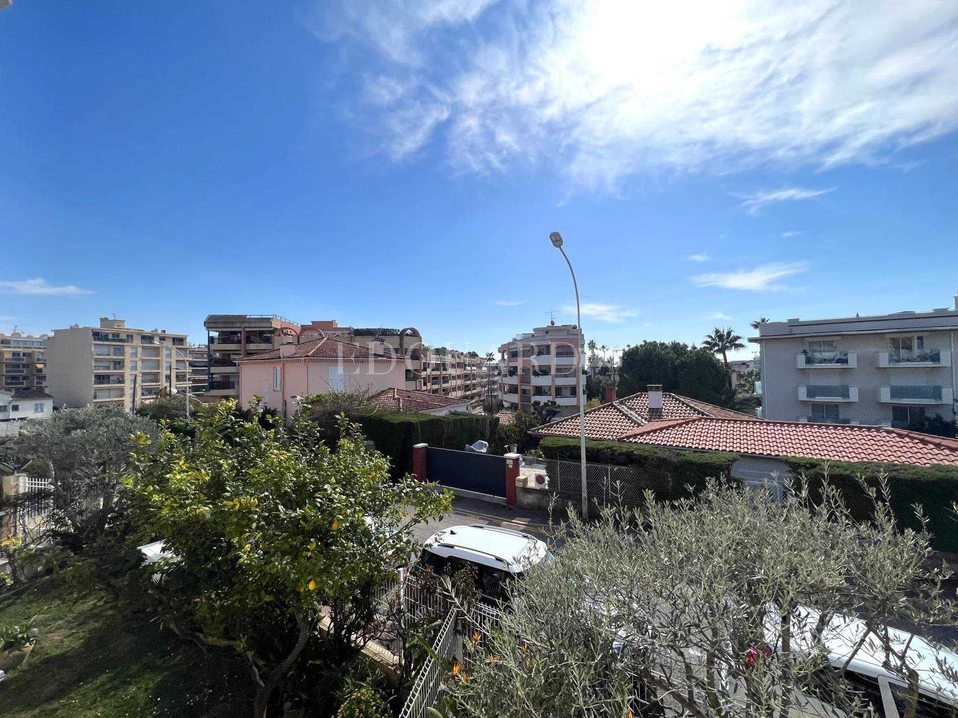 Condominium dans Cap-Martin, Provence-Alpes-Côte d'Azur 11637506