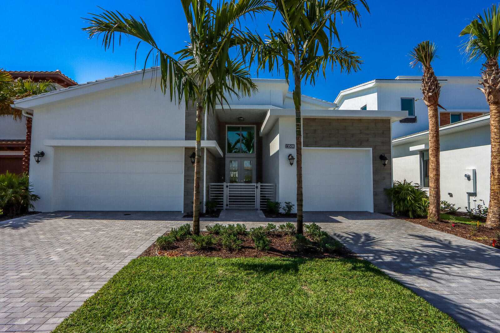 House in Palm Beach Gardens, Florida 11637521