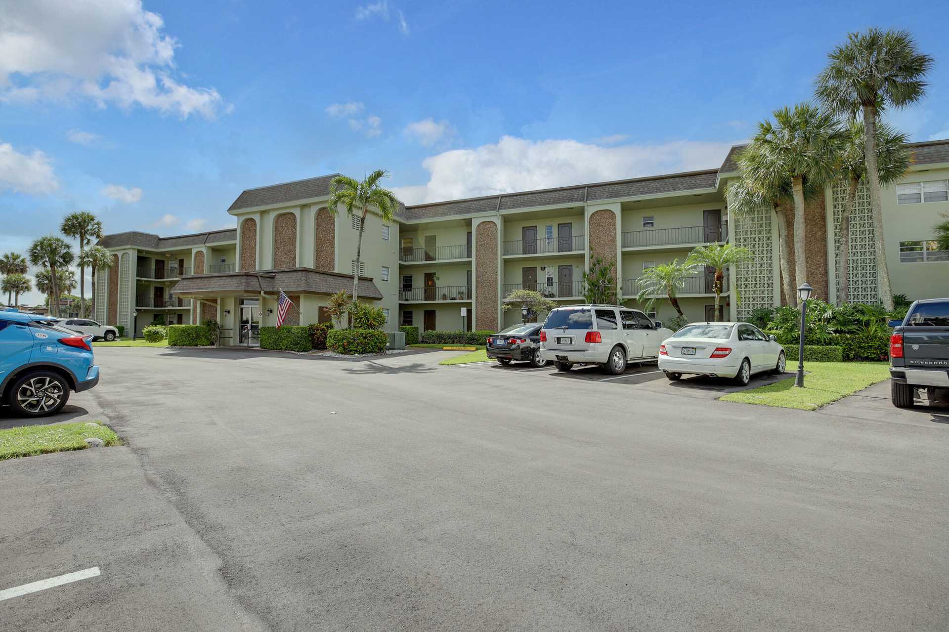Condominium in Greenacres, Florida 11637530
