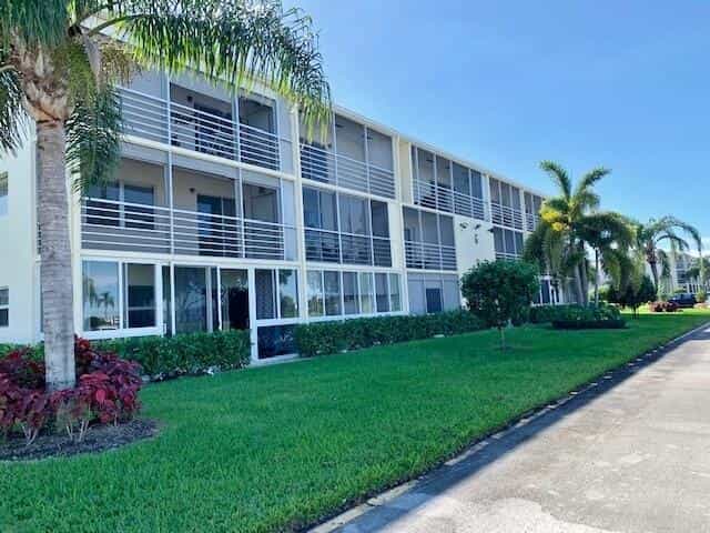 Condominium in Hamptons at Boca Raton, Florida 11637545