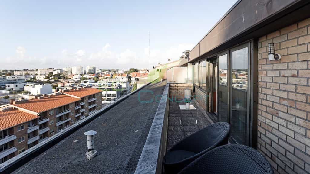 Condominium in Foz do Douro, Porto 11638506