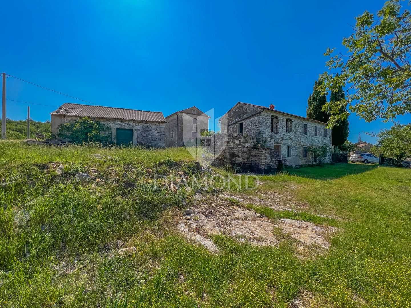 House in Oprtalj, Istria County 11638586