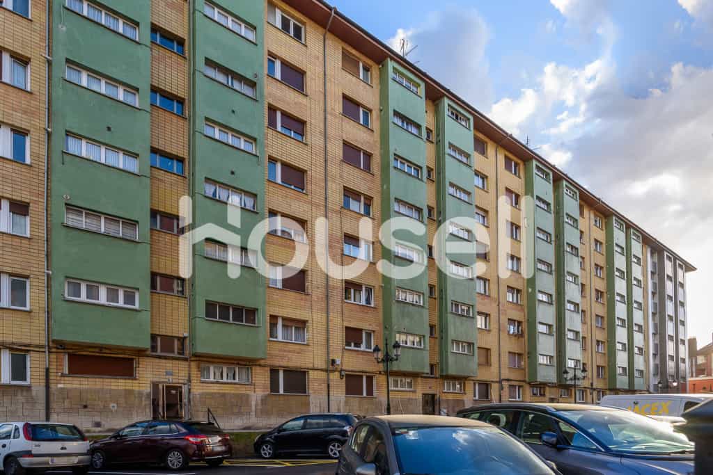 公寓 在 Oviedo, Principado de Asturias 11638717
