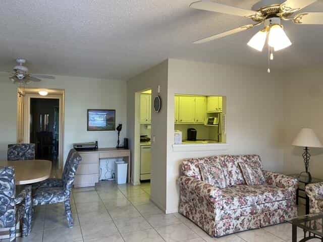Condominium in Deerfield Beach, Florida 11638772