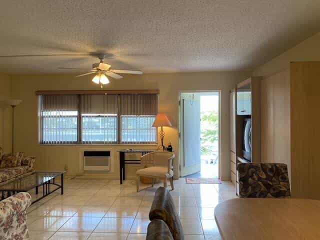 公寓 在 迪尔菲尔德海滩, 佛罗里达 11638772