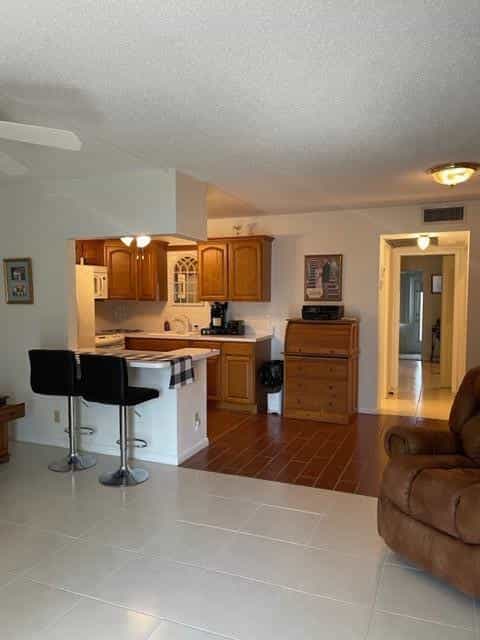 公寓 在 West Palm Beach, Florida 11638773