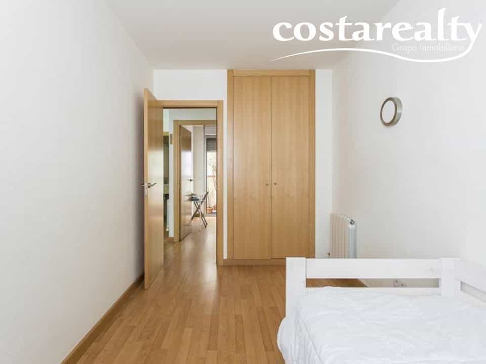 Condominium in Esplugues de Llobregat, Carrer del Mestre Joan Corrales 11639186