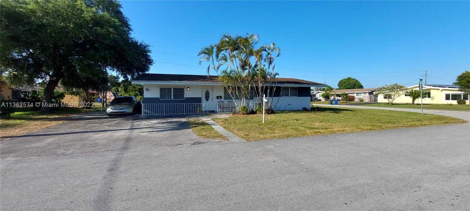 House in Driftwood Acres, Florida 11639970