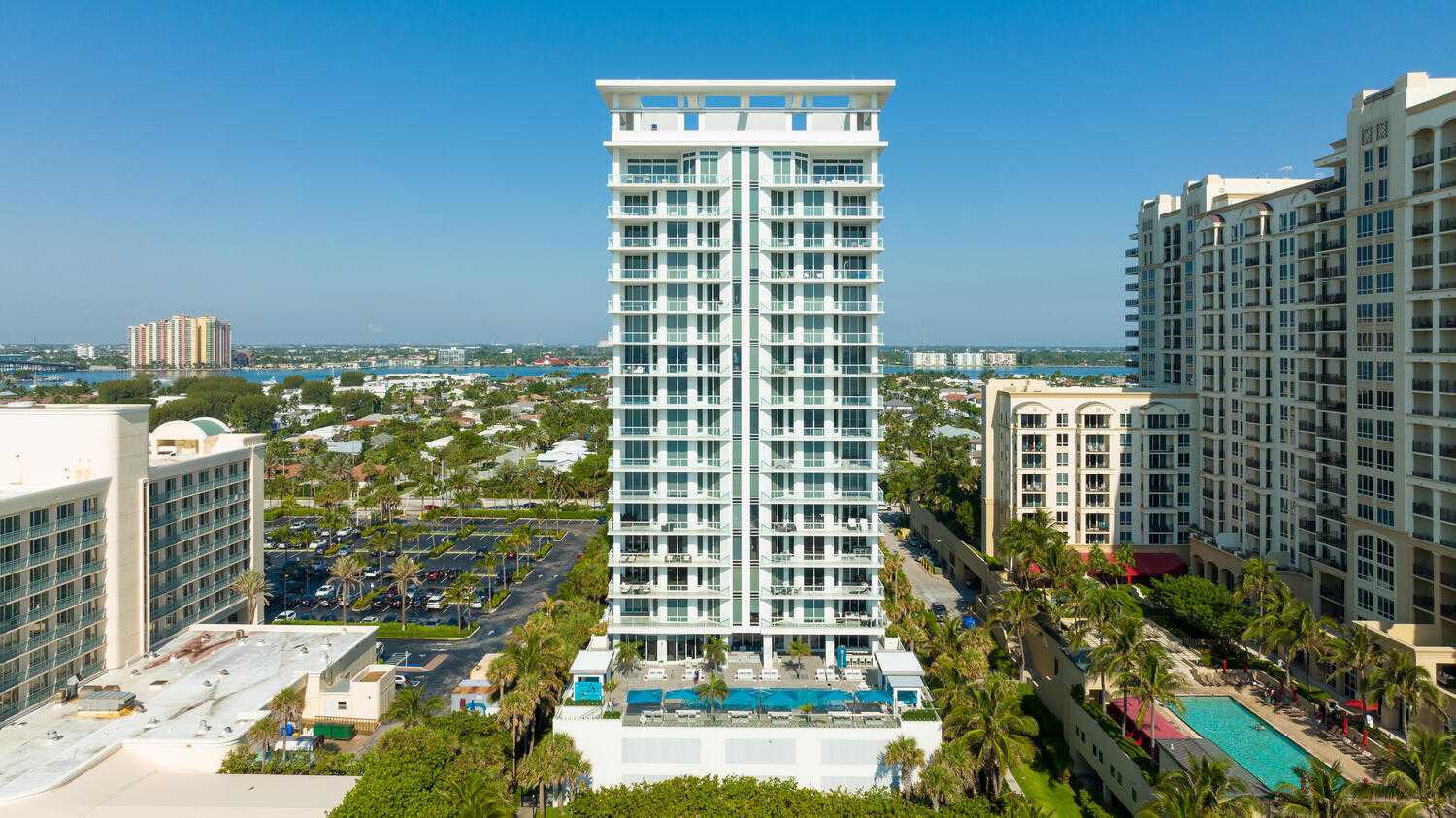 Condominium in West Palm Beach, Florida 11640003