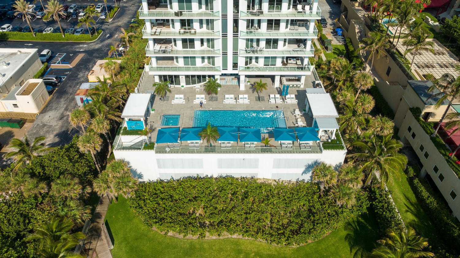 Condominium in West Palm Beach, Florida 11640003