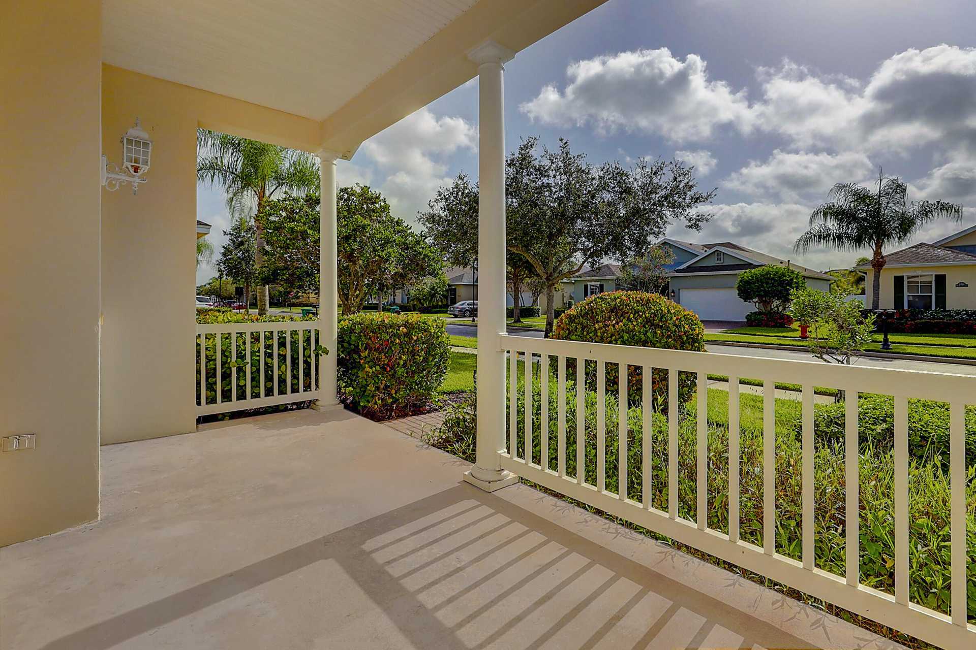Residential in Port St. Lucie, Florida 11640006