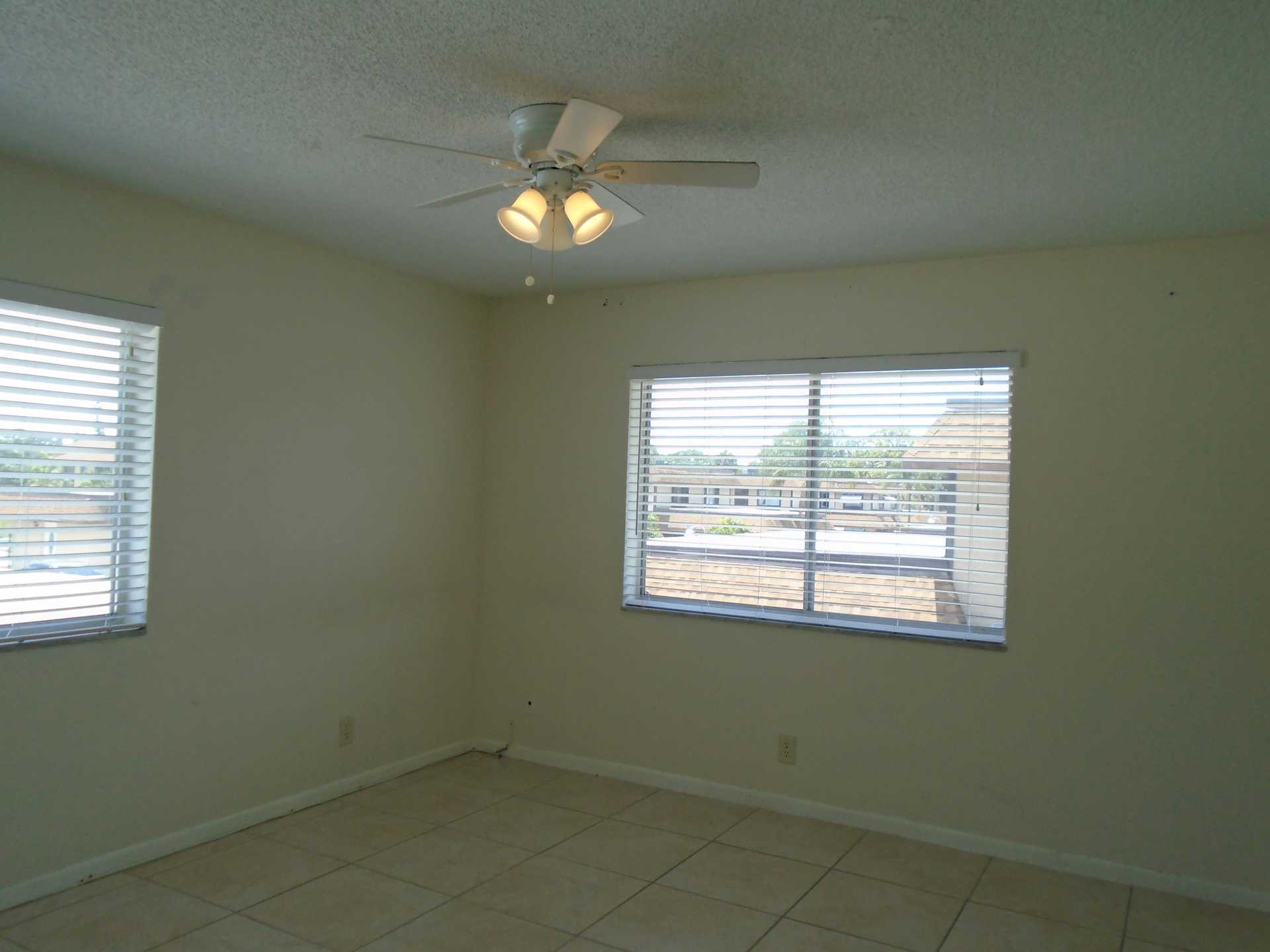 Condominium in West Palm Beach, Florida 11640009