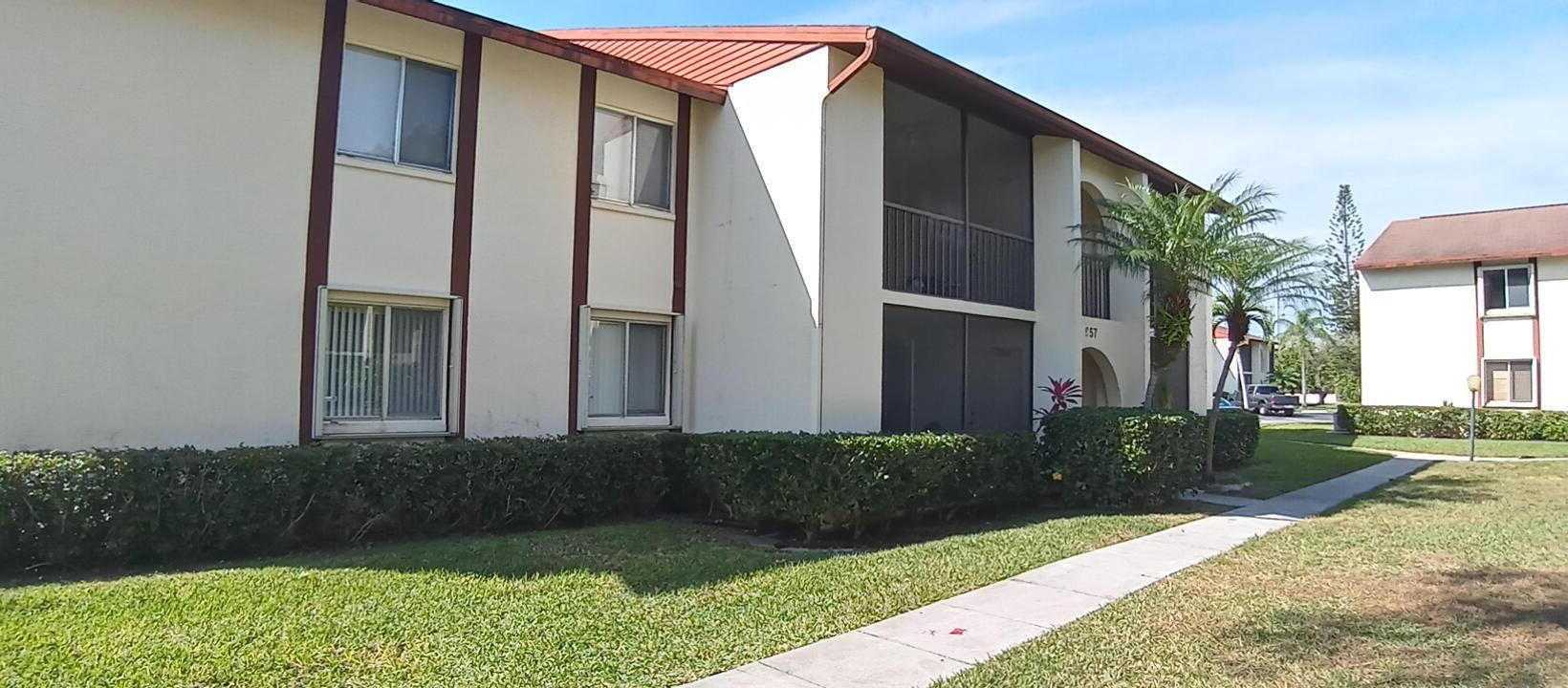House in Cypress Lakes, Florida 11640019