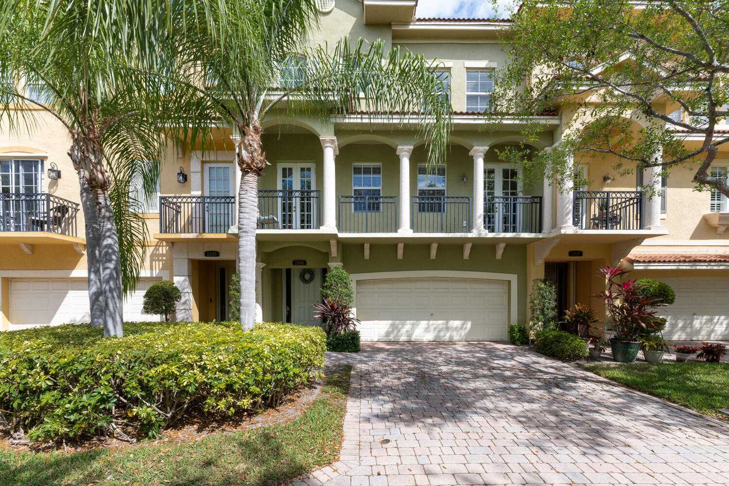 House in Palm Beach Gardens, Florida 11640020