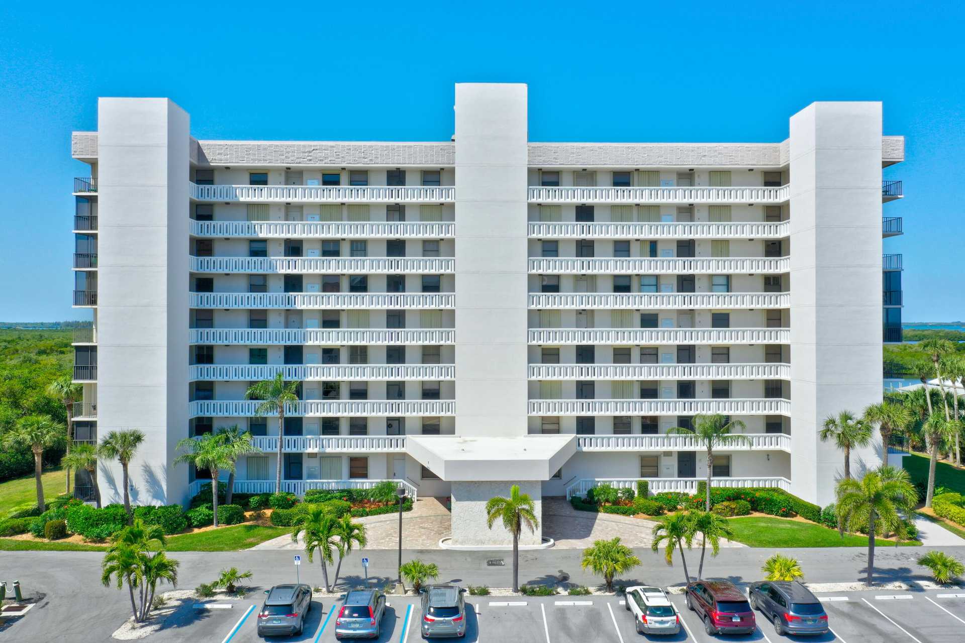 Condominium in Queens Cove, Florida 11640022