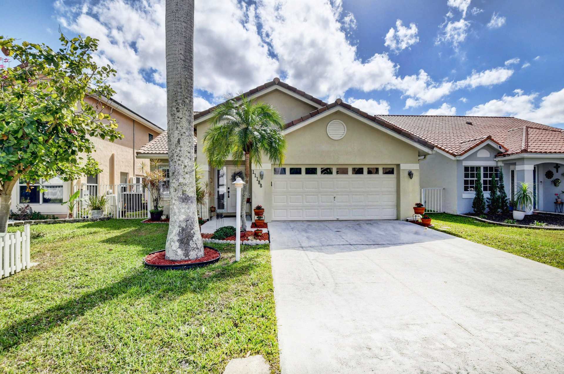 House in Mission Bay, Florida 11640039