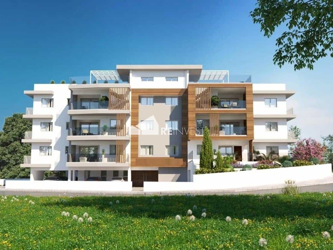 Condominium in Latsia, Nicosia 11640401