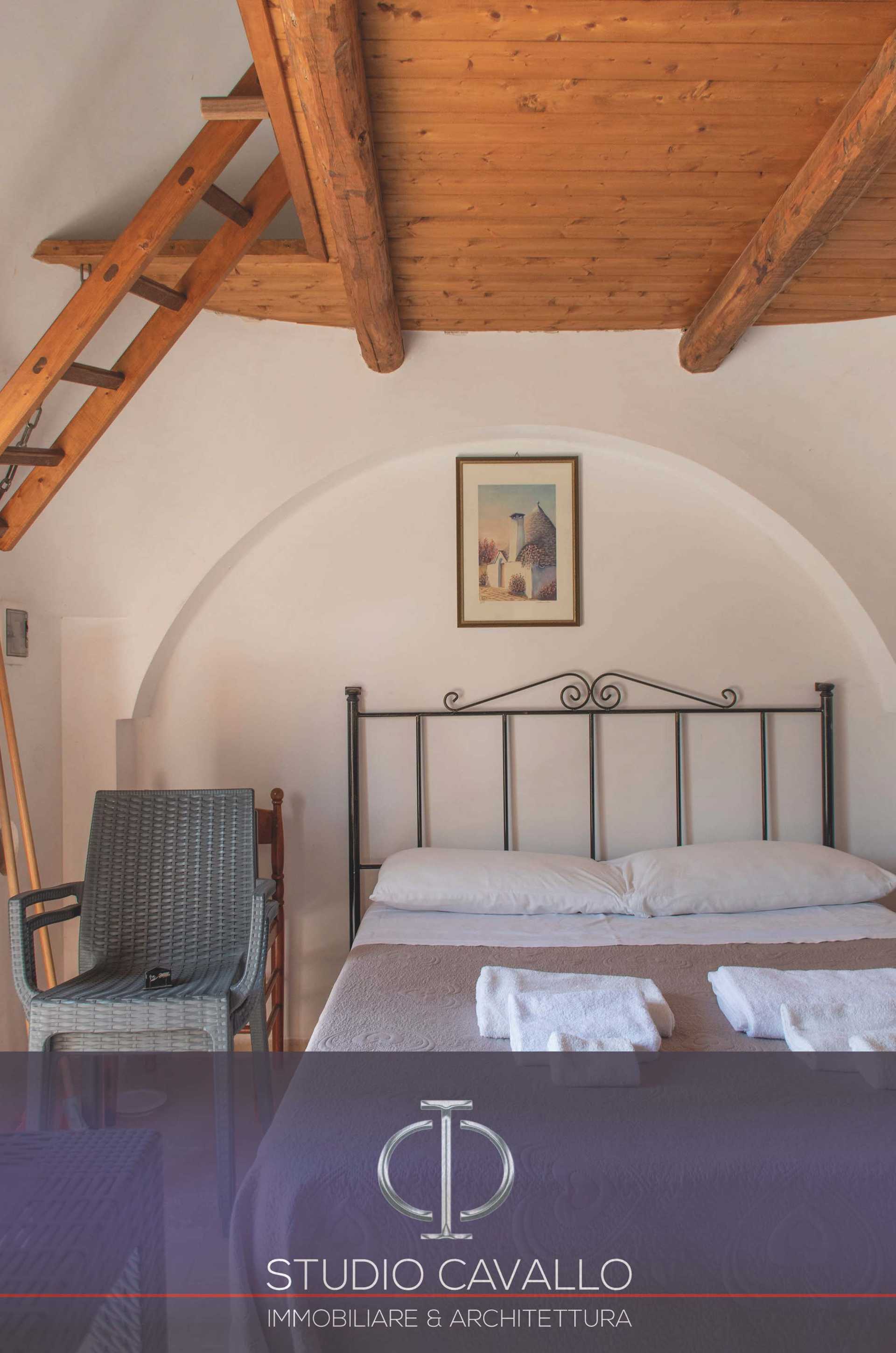 rumah dalam Alberobello, Puglia 11640918