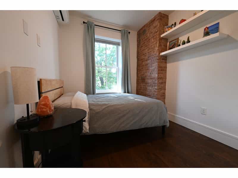 Condominium in Brooklyn, New York 11641004