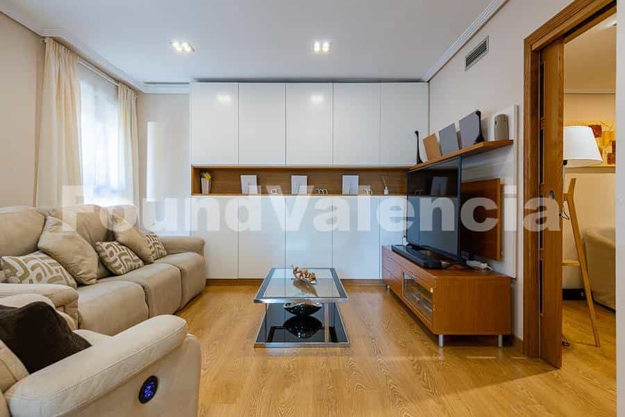 Condominium in Valencia, Valencian Community 11641182