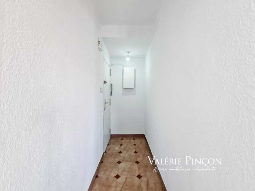 Condominium dans San Adrien de Besos, Catalogne 11641333